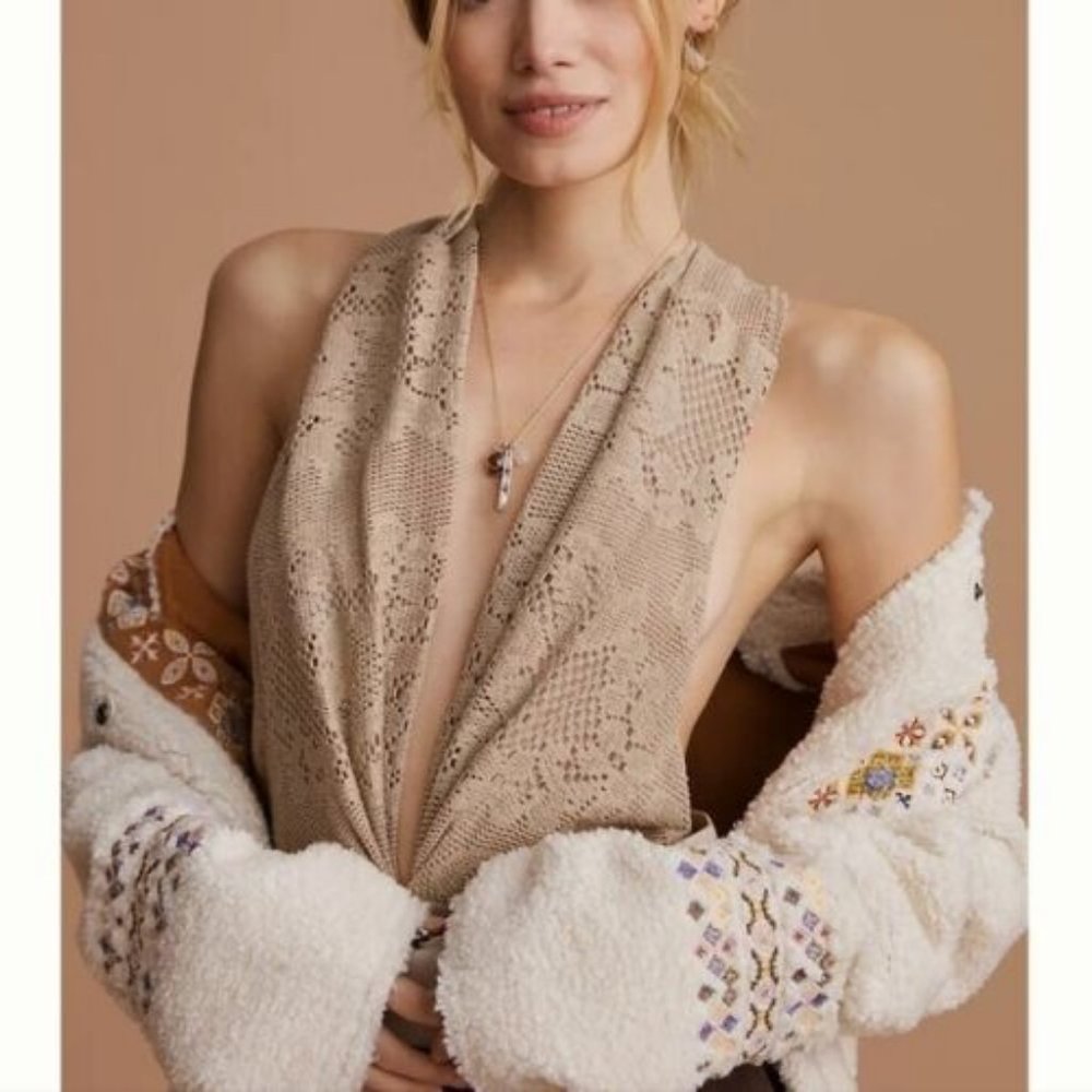 Mes Desmoiselles  Fanti Deep V Bodysuit